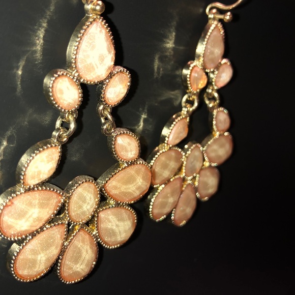 ❣️Beautiful coral and gold iridescent earrings - Picture 3 of 8
